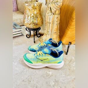 HOKA One One Mach 6 Women's Running Shoe Size 3.5MD